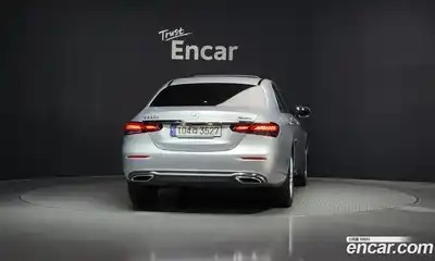 Mercedes-Benz E-Class 2023 1.9 Автомат в Москве № 135235, миниатюра 2