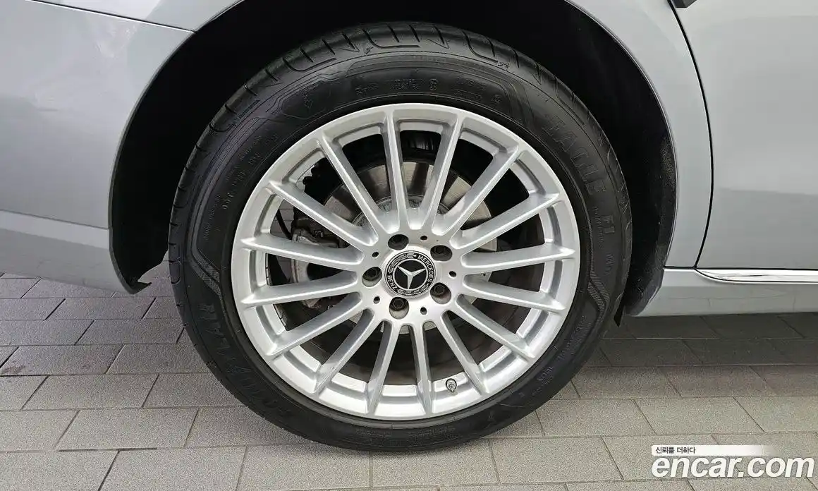 Mercedes-Benz E-Class 2023 1.9 Автомат в Москве № 135235, фото 6