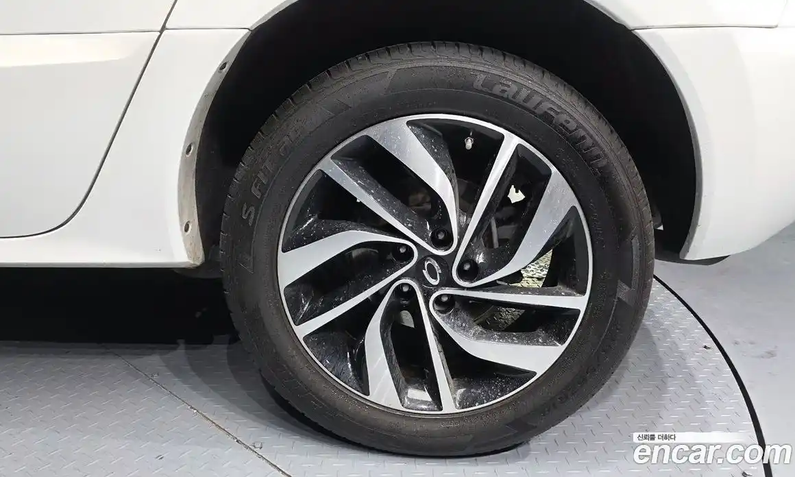 Renault QM5 2015 2.0 Автомат в Москве № 147789, фото 3