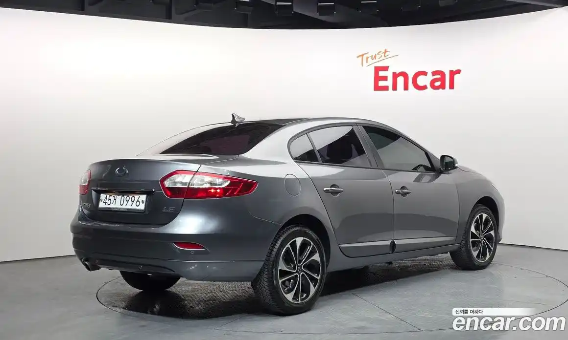 Renault SM3 2016 1.6 Автомат в Москве № 148097, фото 1