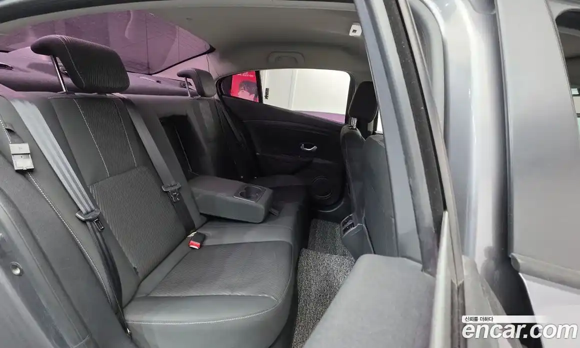 Renault SM3 2016 1.6 Автомат в Москве № 148097, фото 14