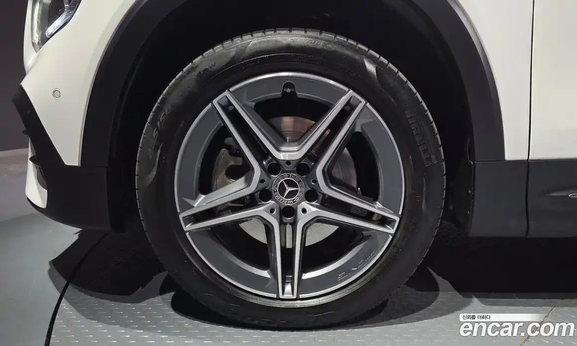 Mercedes-Benz GLB-Class 2021 2.0 Автомат в Москве № 150919, фото 5