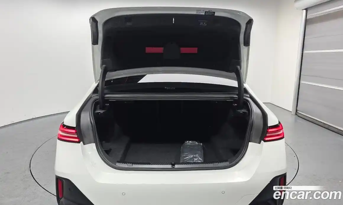 BMW 5-Series 2025 2.0 Автомат в Москве № 153621, фото 11