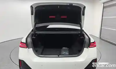 BMW 5-Series 2025 2.0 Автомат в Москве № 153621, миниатюра 11