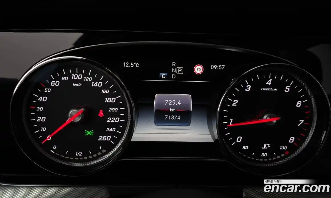 Mercedes-Benz E-Class 2018 2.0 Автомат в Москве № 160951, фото 13