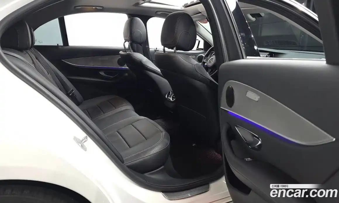 Mercedes-Benz E-Class 2018 2.0 Автомат в Москве № 160951, фото 17