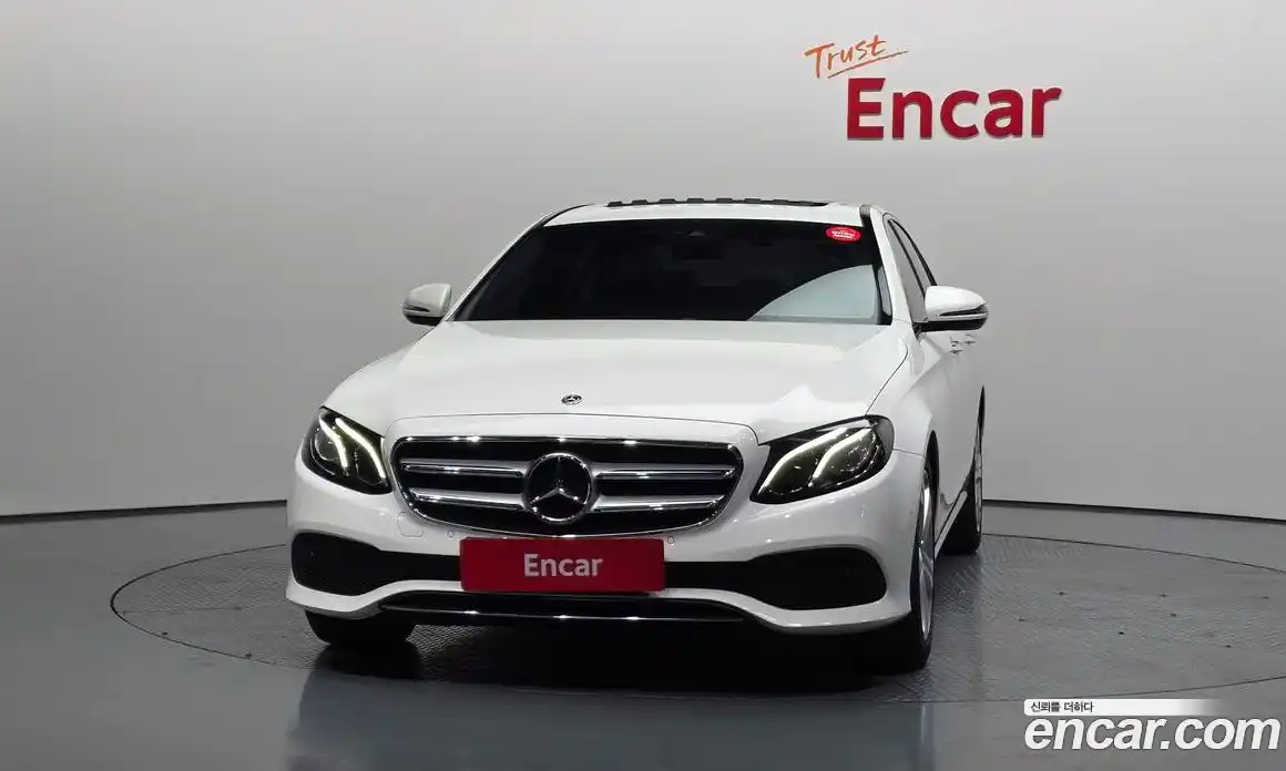 Mercedes-Benz E-Class 2018 2.0 Автомат в Москве № 160951, фото 9