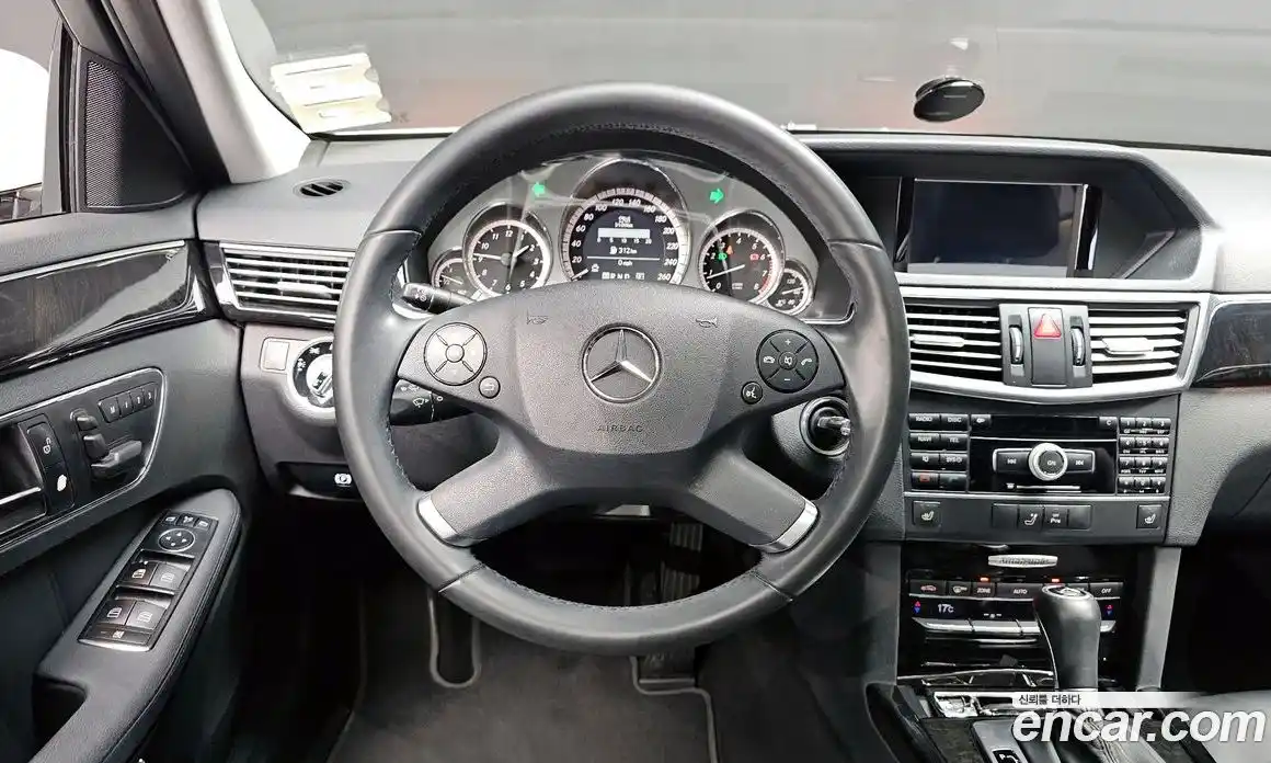 Mercedes-Benz E-Class 2011 1.8 Автомат в Москве № 161823, фото 13