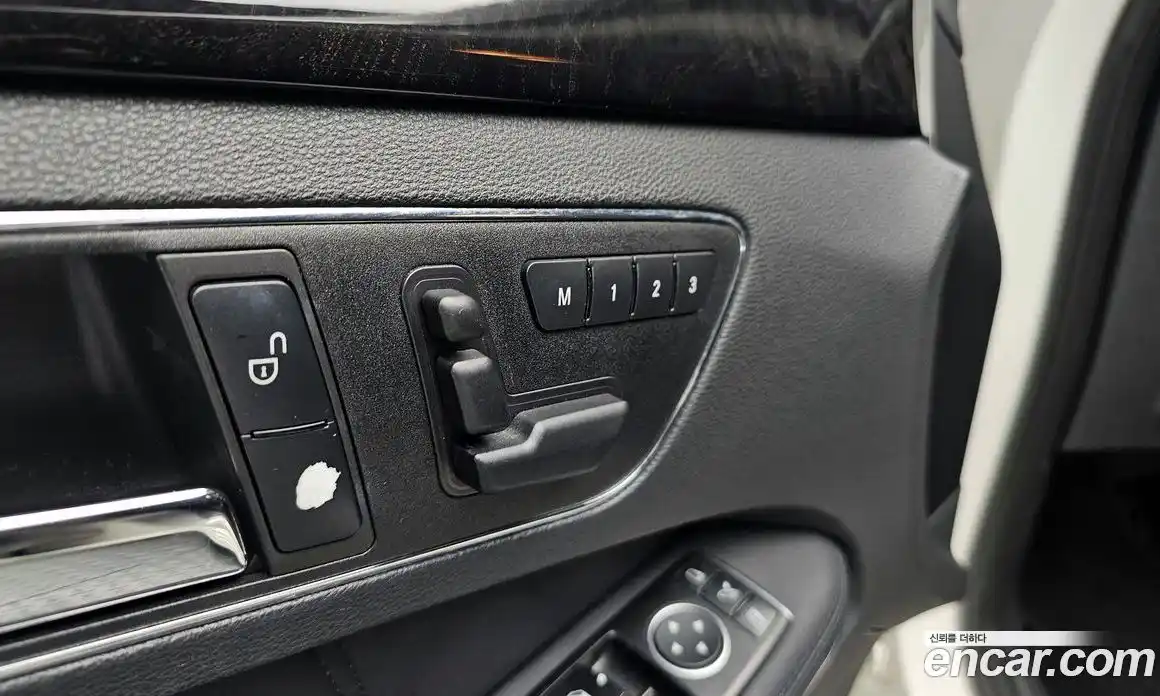 Mercedes-Benz E-Class 2011 1.8 Автомат в Москве № 161823, фото 19