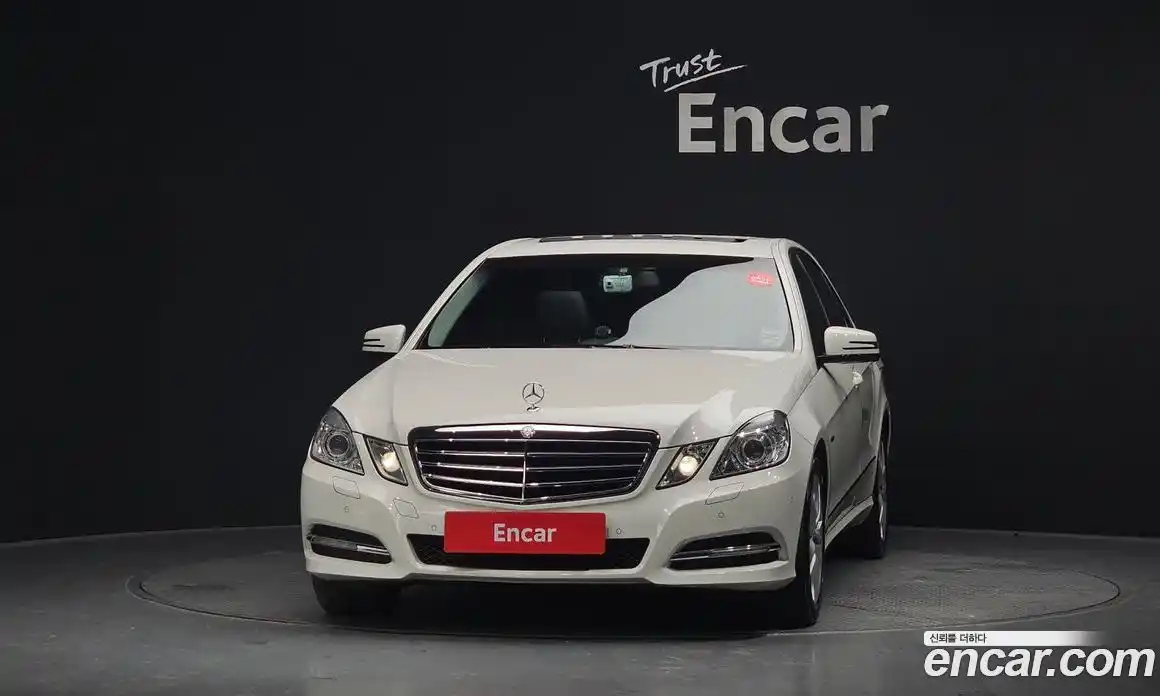 Mercedes-Benz E-Class 2011 1.8 Автомат в Москве № 161823, фото 3