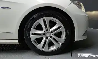 Mercedes-Benz E-Class 2011 1.8 Автомат в Москве № 161823, миниатюра 5