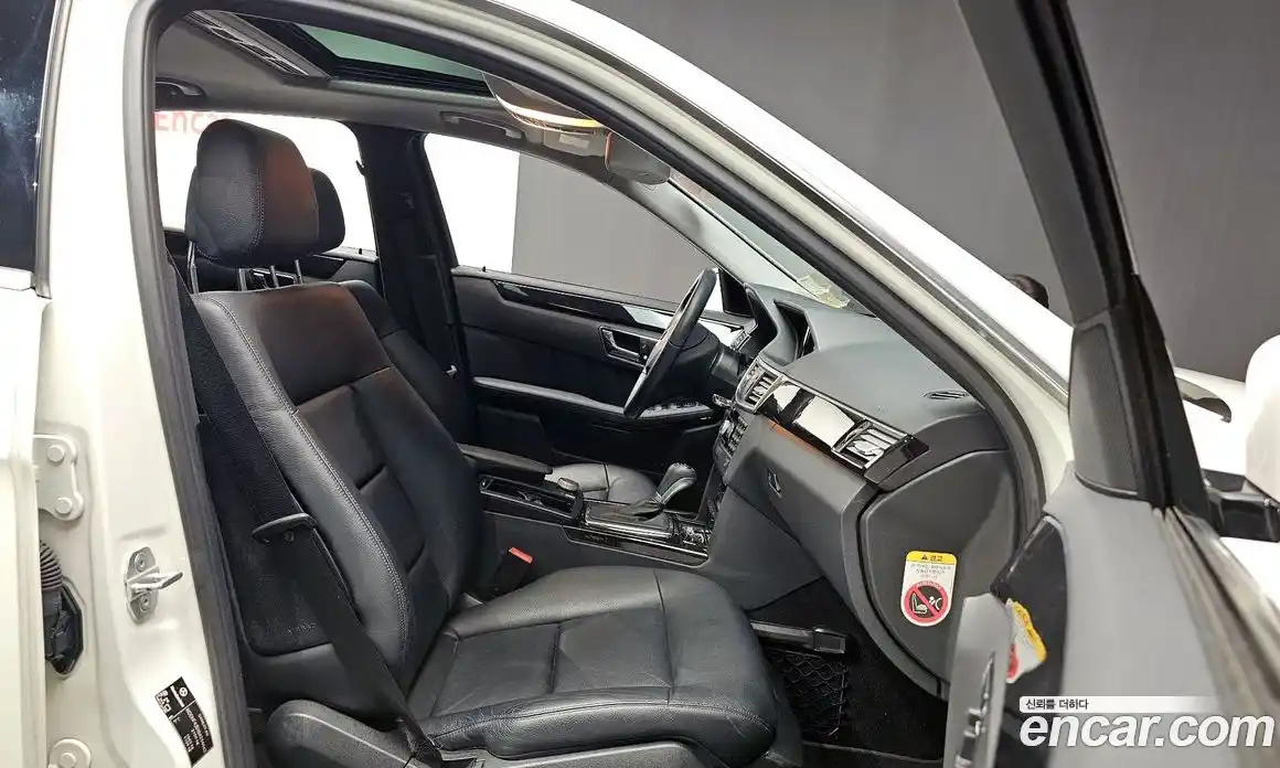 Mercedes-Benz E-Class 2011 1.8 Автомат в Москве № 161823, фото 10