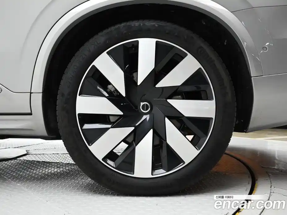 Volvo XC90 2024 2.0 Автомат в Москве № 164225, фото 5