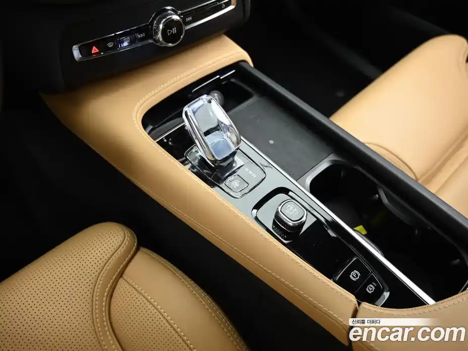 Volvo XC90 2024 2.0 Автомат в Москве № 164225, фото 9