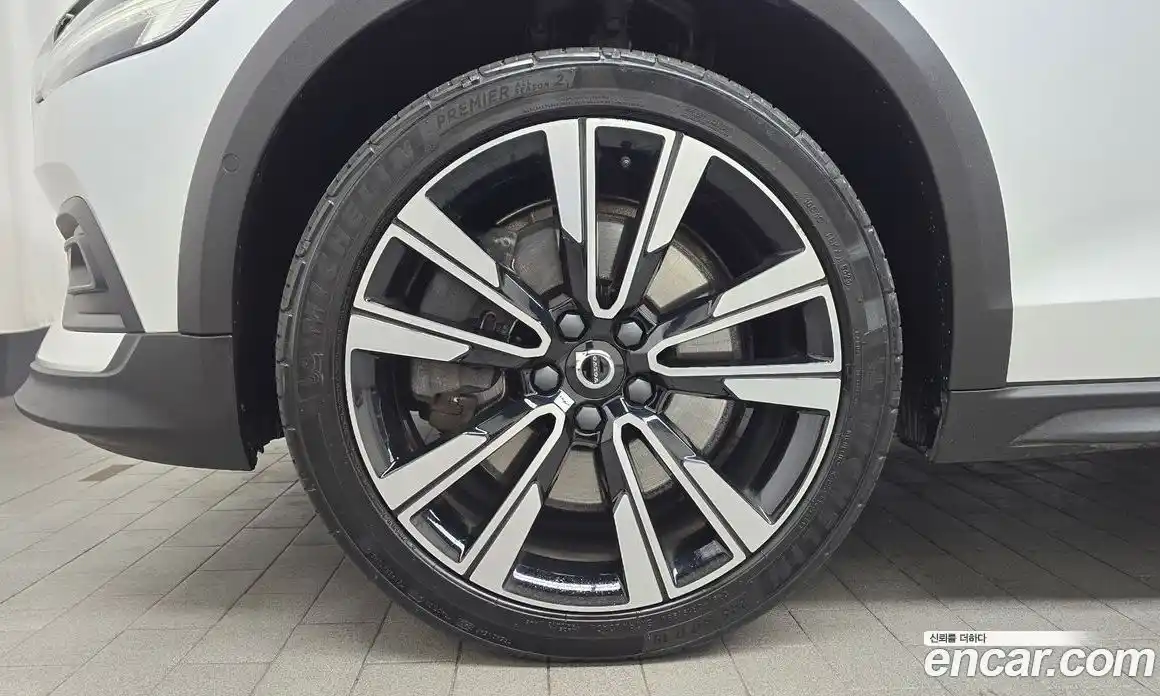 Volvo V60 2022 2.0 Автомат в Москве № 164579, фото 16