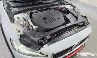 Volvo V60 2022 2.0 Автомат в Москве № 164579, миниатюра 2