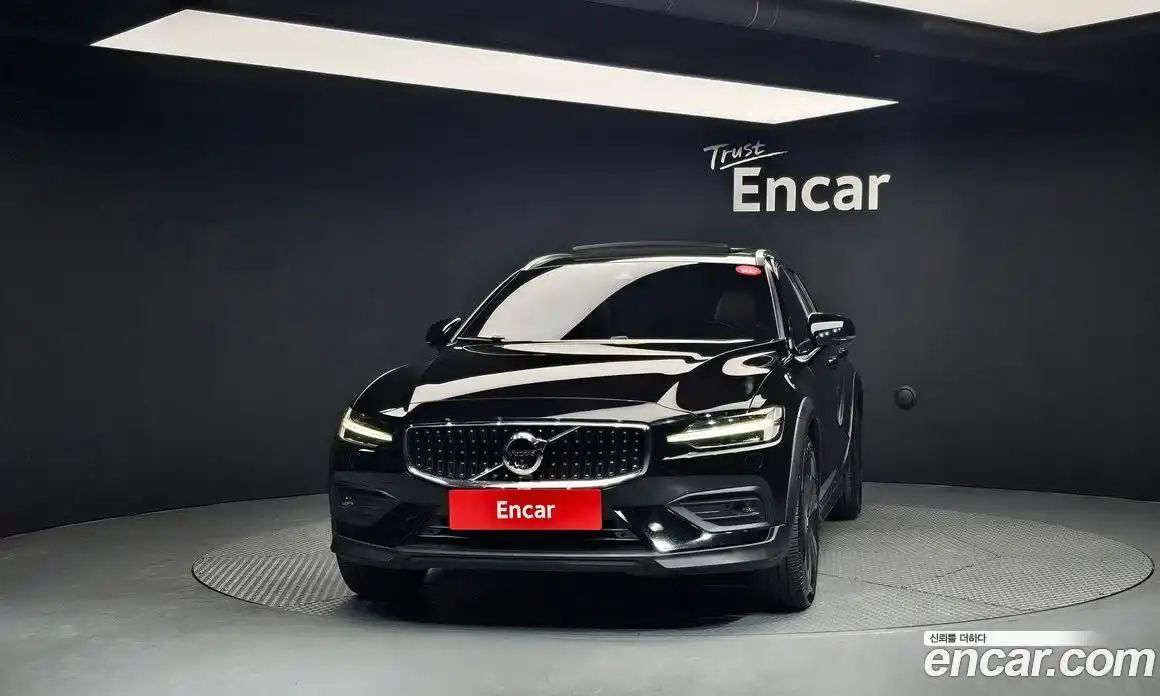 Volvo V60 2020 2.0 Автомат в Москве № 164688, фото 3