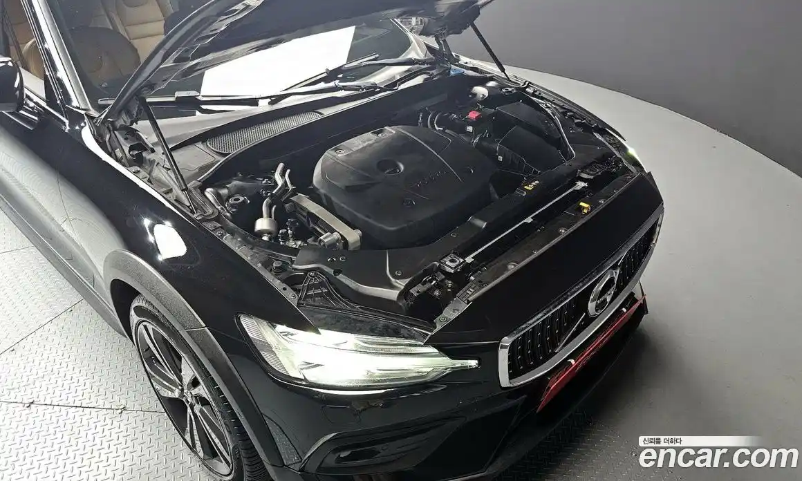 Volvo V60 2020 2.0 Автомат в Москве № 164688, фото 6