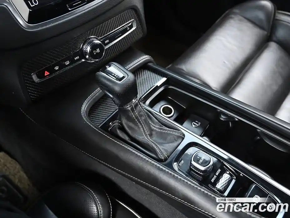 Volvo XC90 2017 2.0 Автомат в Москве № 164881, фото 15