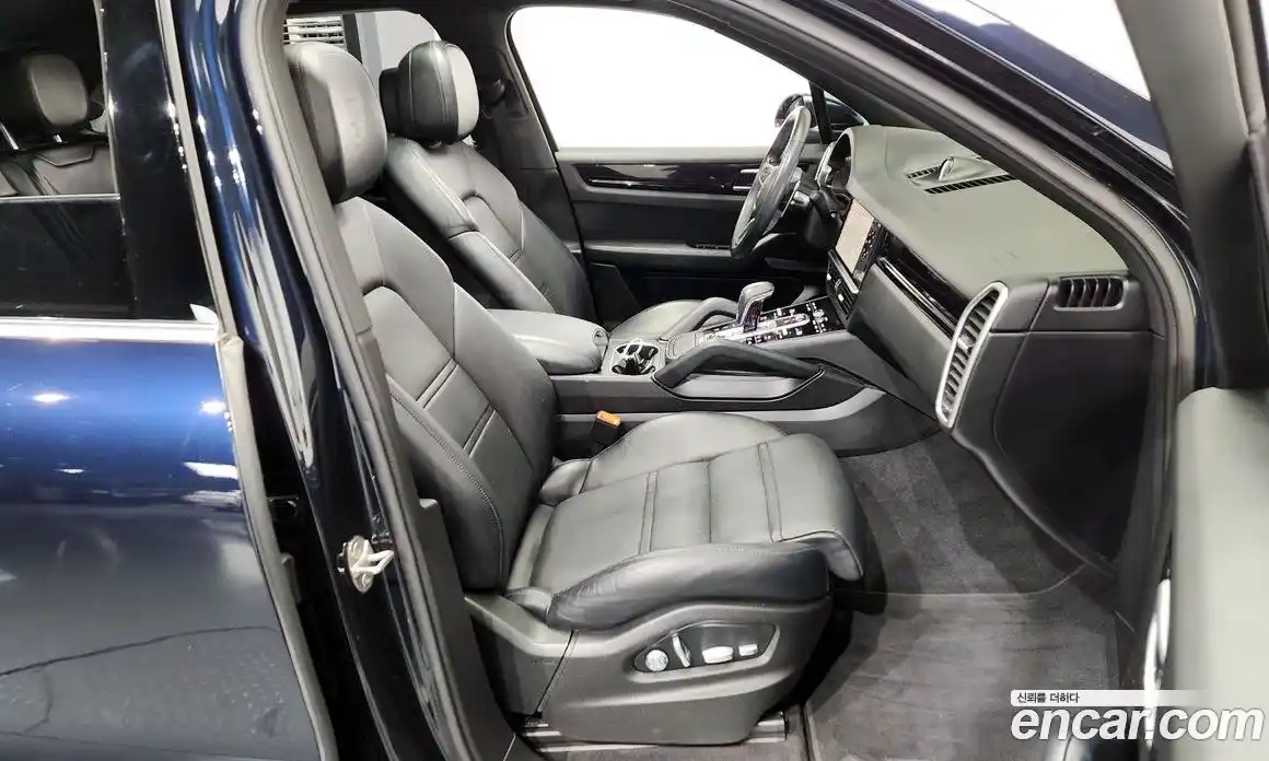 Porsche Cayenne 2021 3.0 Автомат в Москве № 165393, фото 11