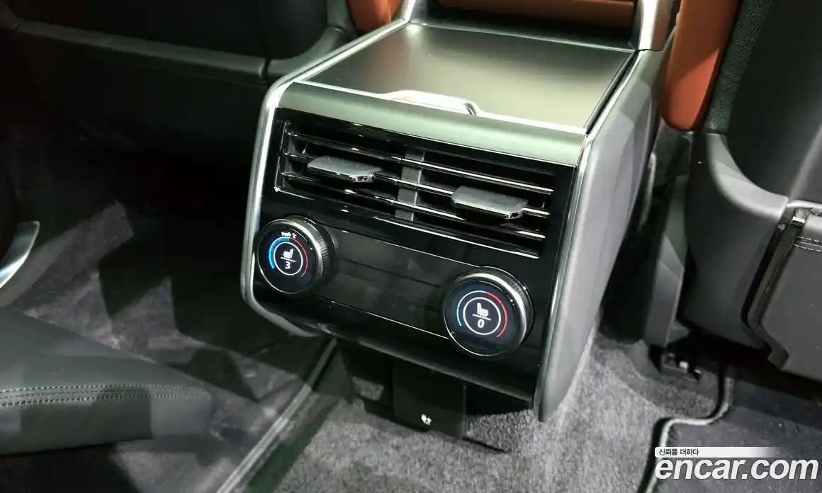 Land Rover Range-Rover 2024 4.4 Автомат в Москве № 166021, фото 18