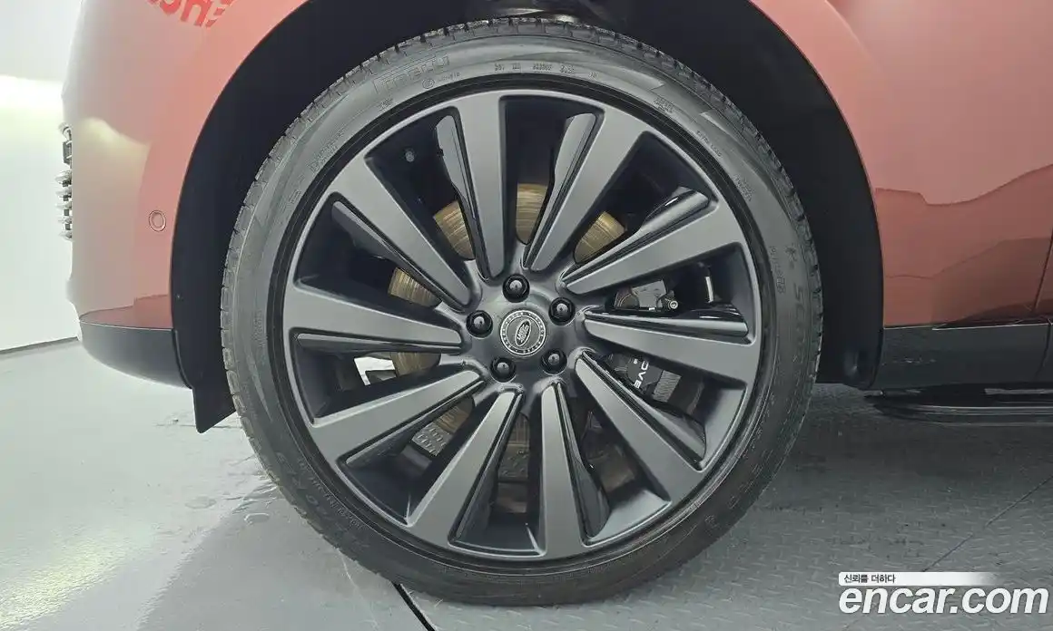 Land Rover Range-Rover 2024 4.4 Автомат в Москве № 166021, фото 9