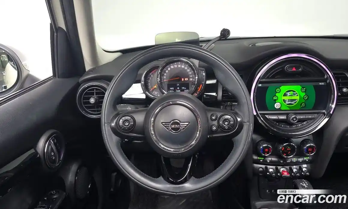 Mini Cooper 2019 1.5 Автомат в Москве № 167294, фото 12