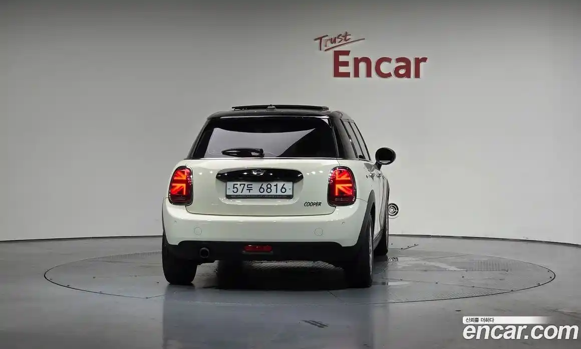 Mini Cooper 2019 1.5 Автомат в Москве № 167294, фото 19