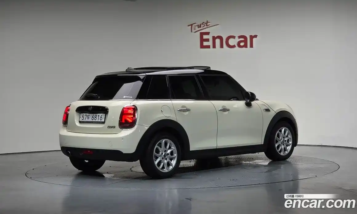 Mini Cooper 2019 1.5 Автомат в Москве № 167294, фото 3