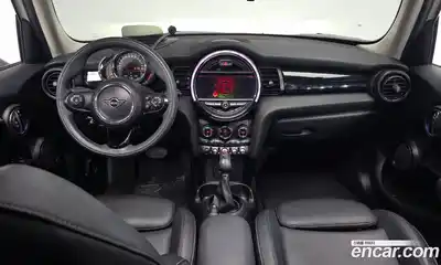 Mini Cooper 2019 1.5 Автомат в Москве № 167294, миниатюра 8
