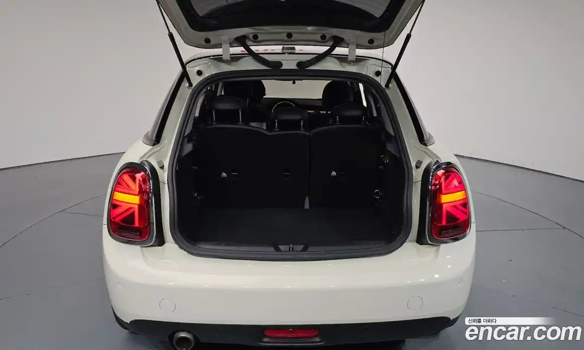 Mini Cooper 2019 1.5 Автомат в Москве № 167294, фото 10