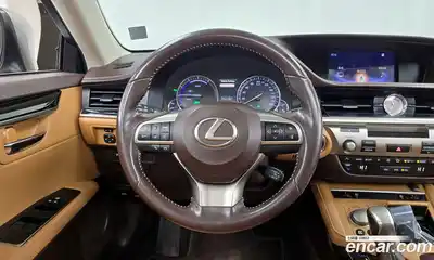 Lexus ES, 2017