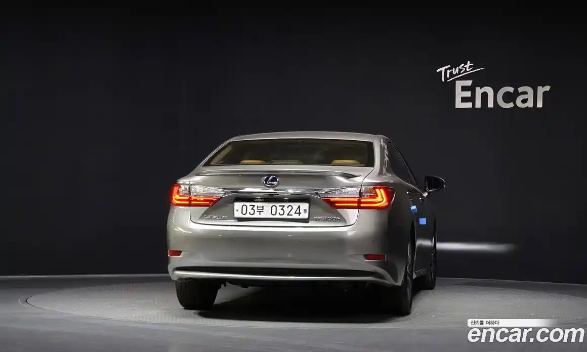 Lexus ES 2017 2.5 Автомат в Москве № 168192, фото 4