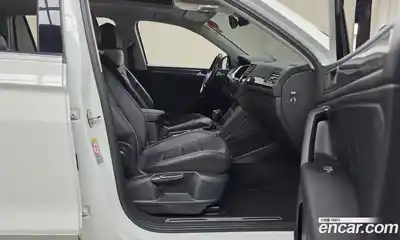 Volkswagen Tiguan 2020 2.0 Автомат в Москве № 168649, миниатюра 12