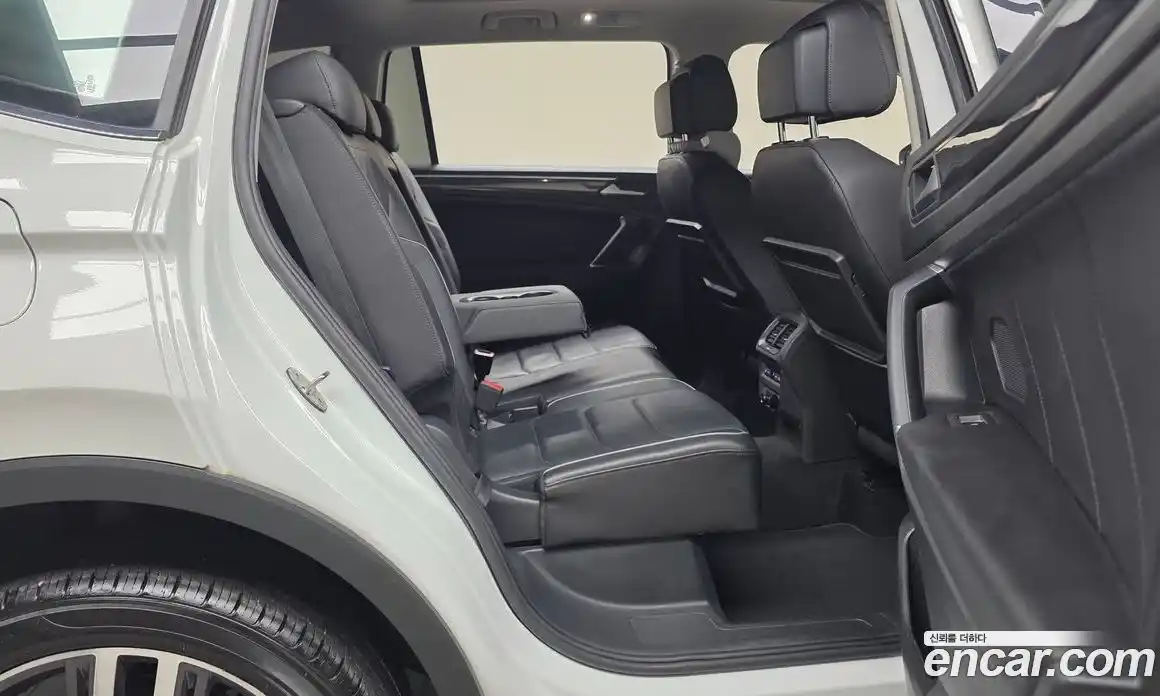 Volkswagen Tiguan 2020 2.0 Автомат в Москве № 168649, фото 13