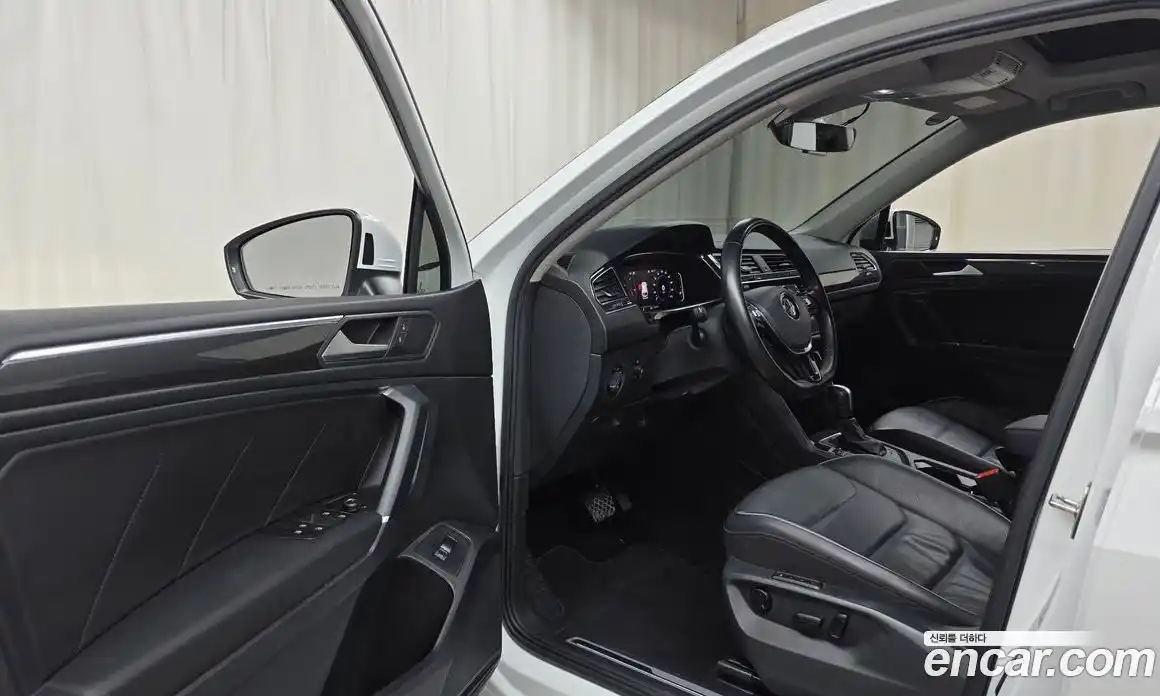 Volkswagen Tiguan 2020 2.0 Автомат в Москве № 168649, фото 15