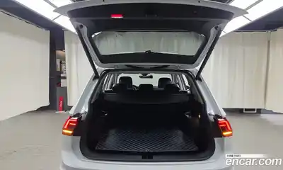 Volkswagen Tiguan 2020 2.0 Автомат в Москве № 168649, миниатюра 5