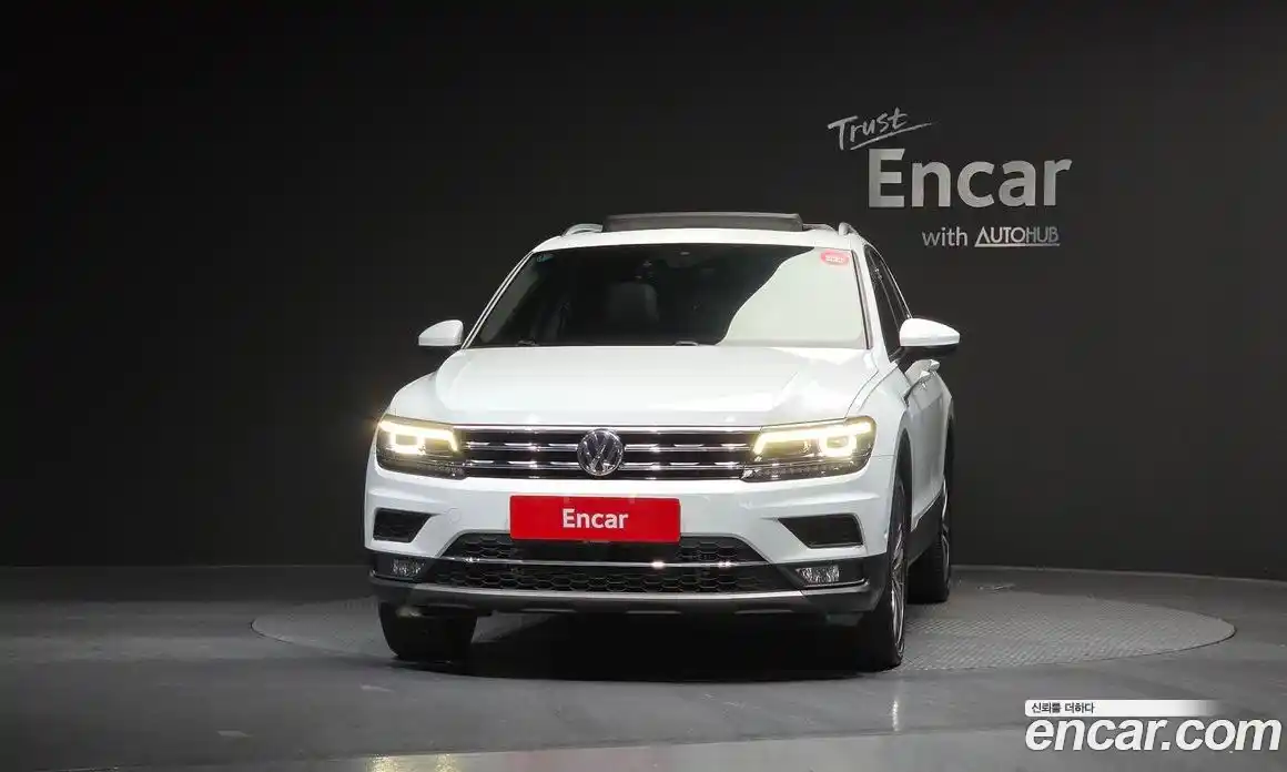 Volkswagen Tiguan 2020 2.0 Автомат в Москве № 168649, фото 9