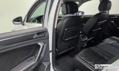 Volkswagen Tiguan 2020 2.0 Автомат в Москве № 168986, миниатюра 10