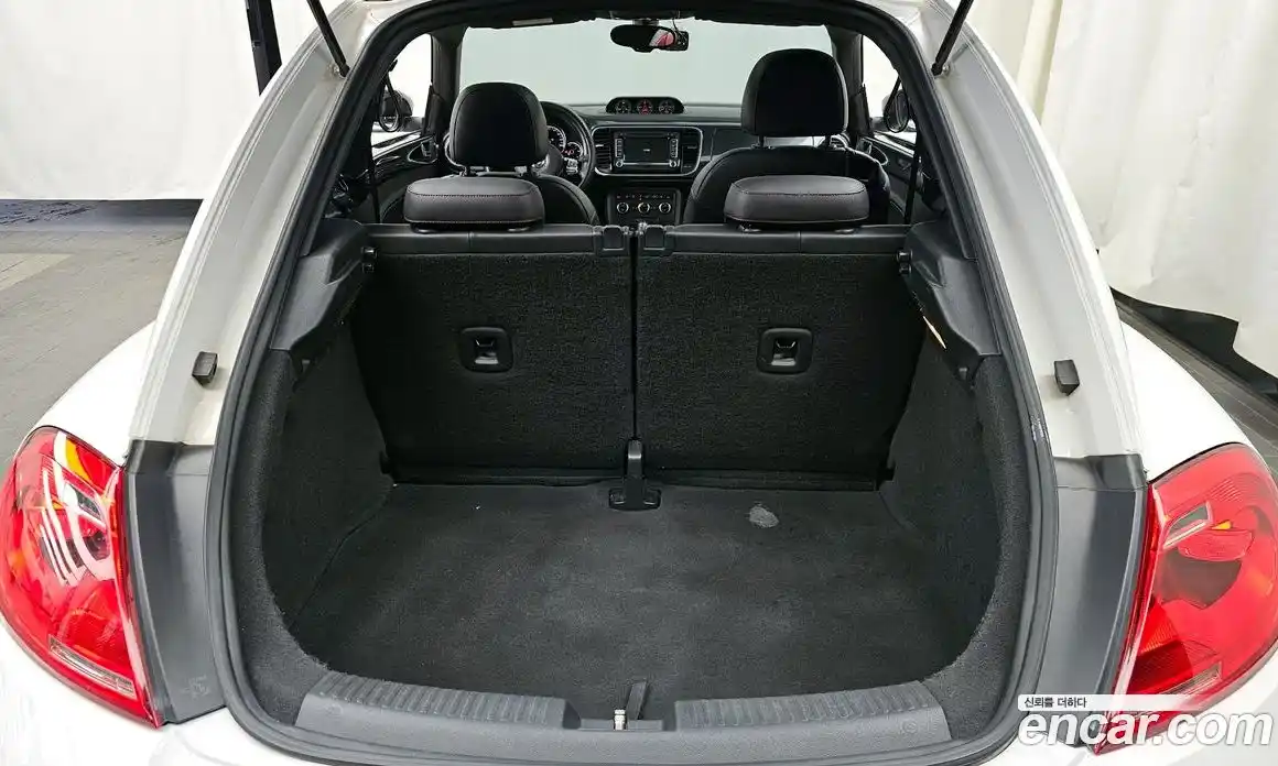 Volkswagen Beatle 2013 2.0 Автомат в Москве № 169046, фото 13