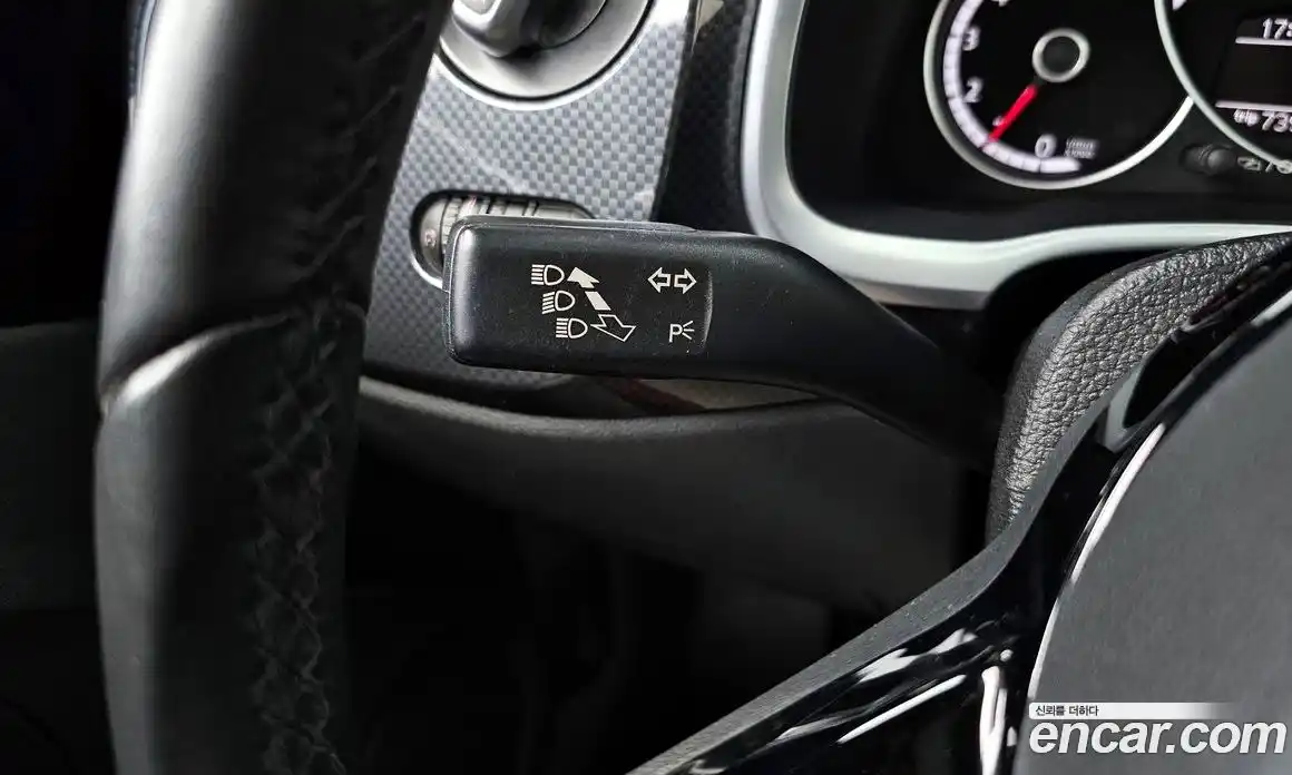 Volkswagen Beatle 2013 2.0 Автомат в Москве № 169046, фото 16