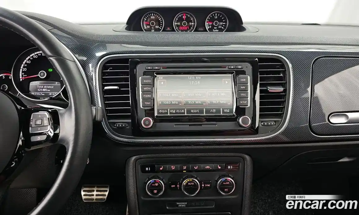 Volkswagen Beatle 2013 2.0 Автомат в Москве № 169046, фото 17