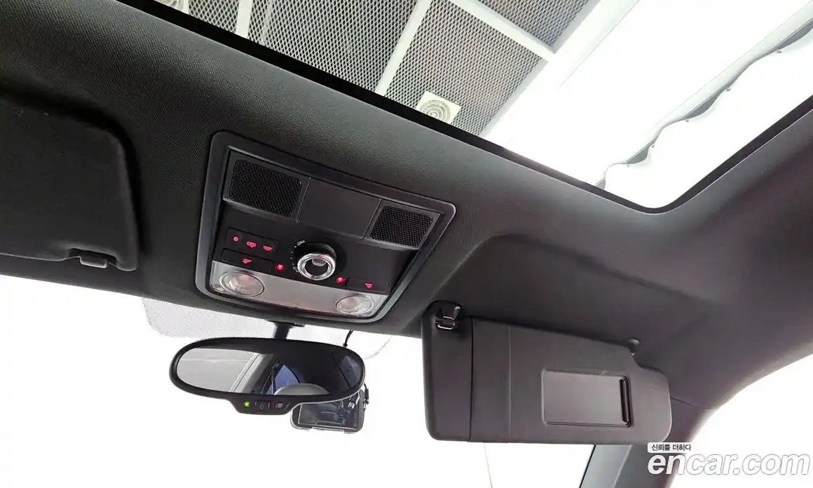 Volkswagen Beatle 2013 2.0 Автомат в Москве № 169046, фото 18