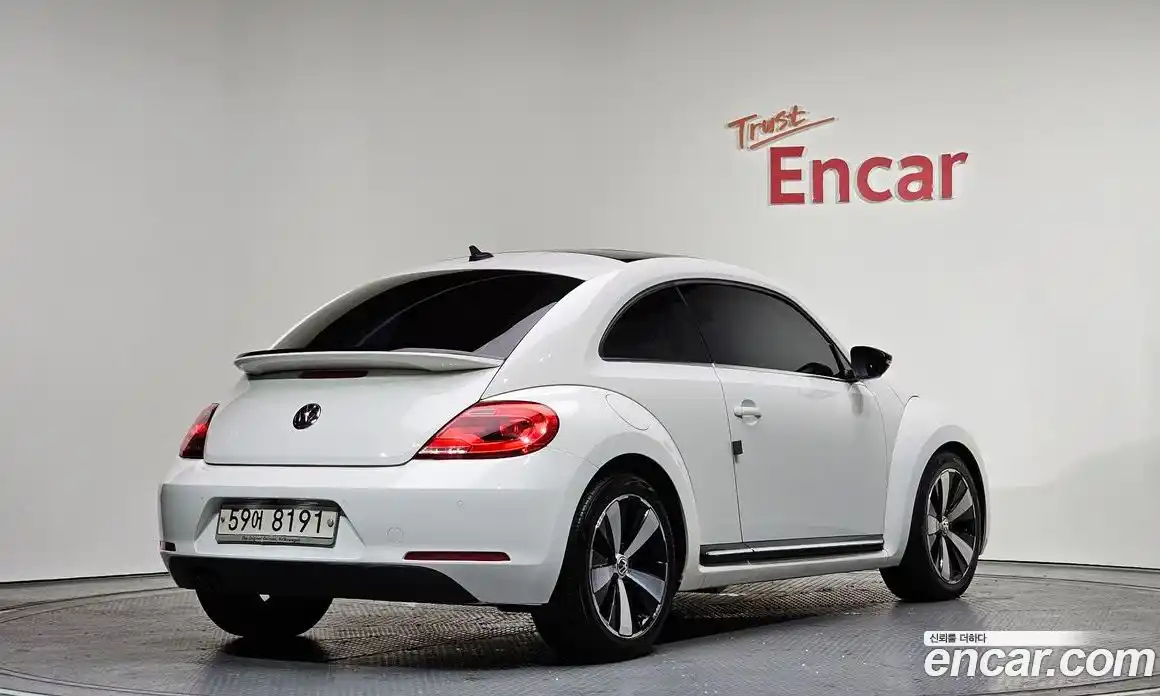 Volkswagen Beatle 2013 2.0 Автомат в Москве № 169046, фото 8