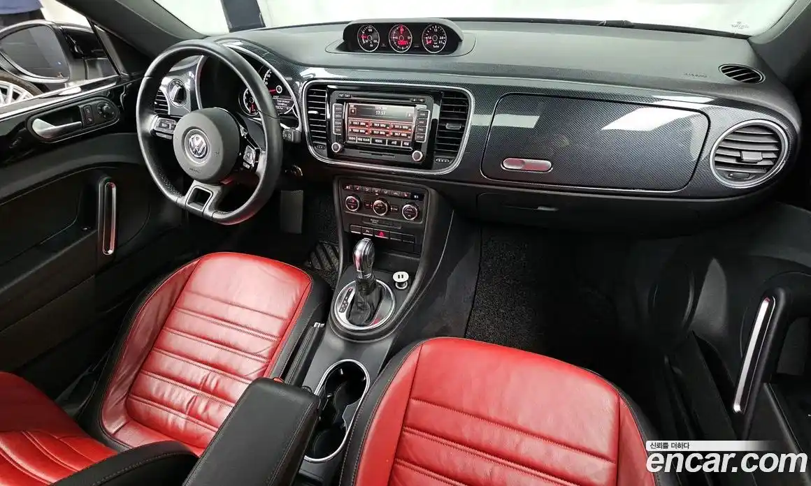 Volkswagen Beatle 2013 2.0 Автомат в Москве № 169046, фото 10