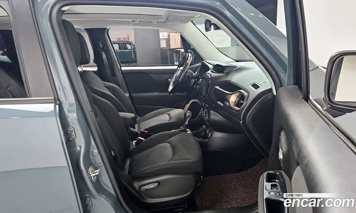 Jeep Renegade 2016 2.0 Автомат в Москве № 169846, фото 13