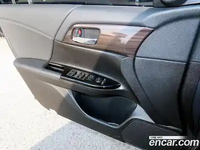 Honda Accord 2017 2.4 Автомат в Москве № 170711, миниатюра 11