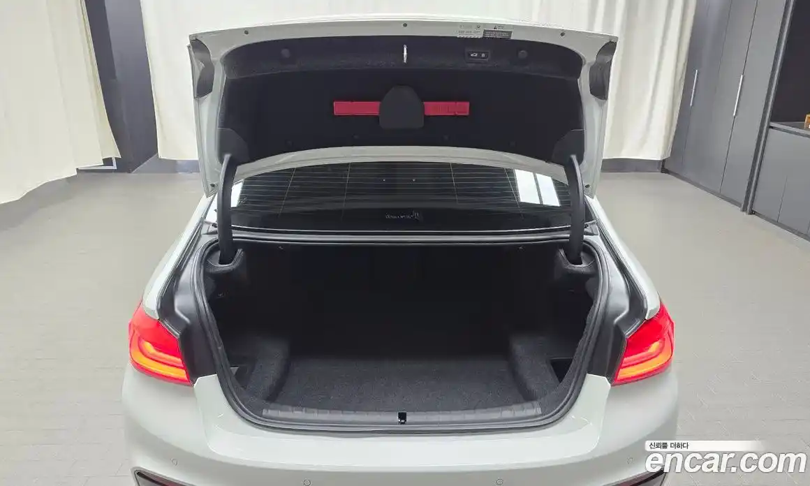 BMW 5-Series 2017 2.0 Автомат в Москве № 192149, фото 16