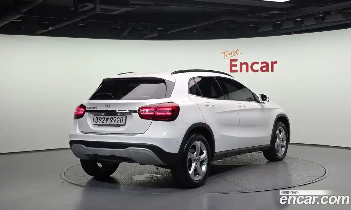 Mercedes-Benz GLA-Class 2019 2.0 Автомат в Москве № 194442, фото 11