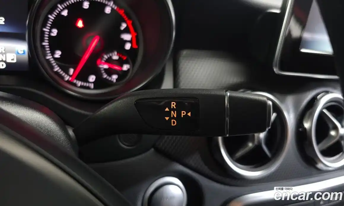 Mercedes-Benz GLA-Class 2019 2.0 Автомат в Москве № 194442, фото 16